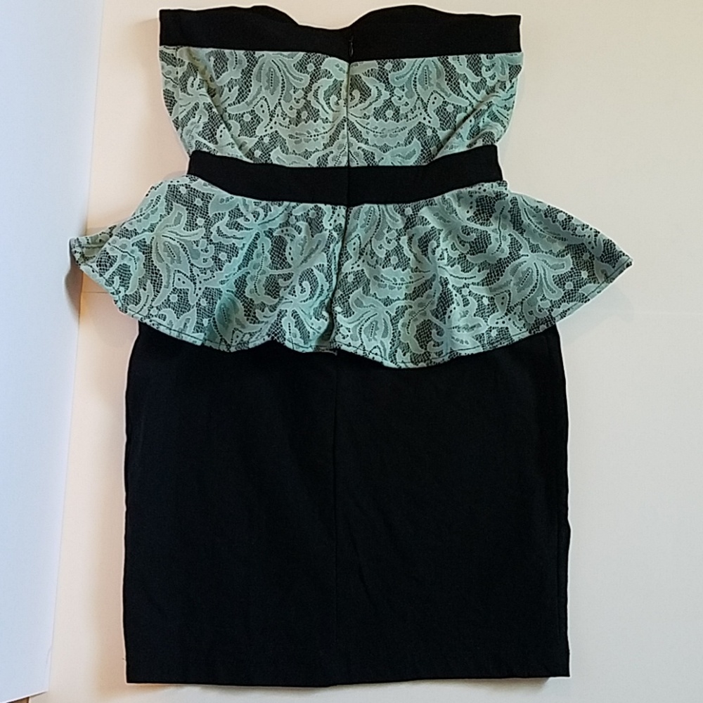 Dress - Picture 2 of 6